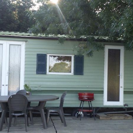 Bungalow Chez Gilly Boisset-et-Gaujac Bilik gambar