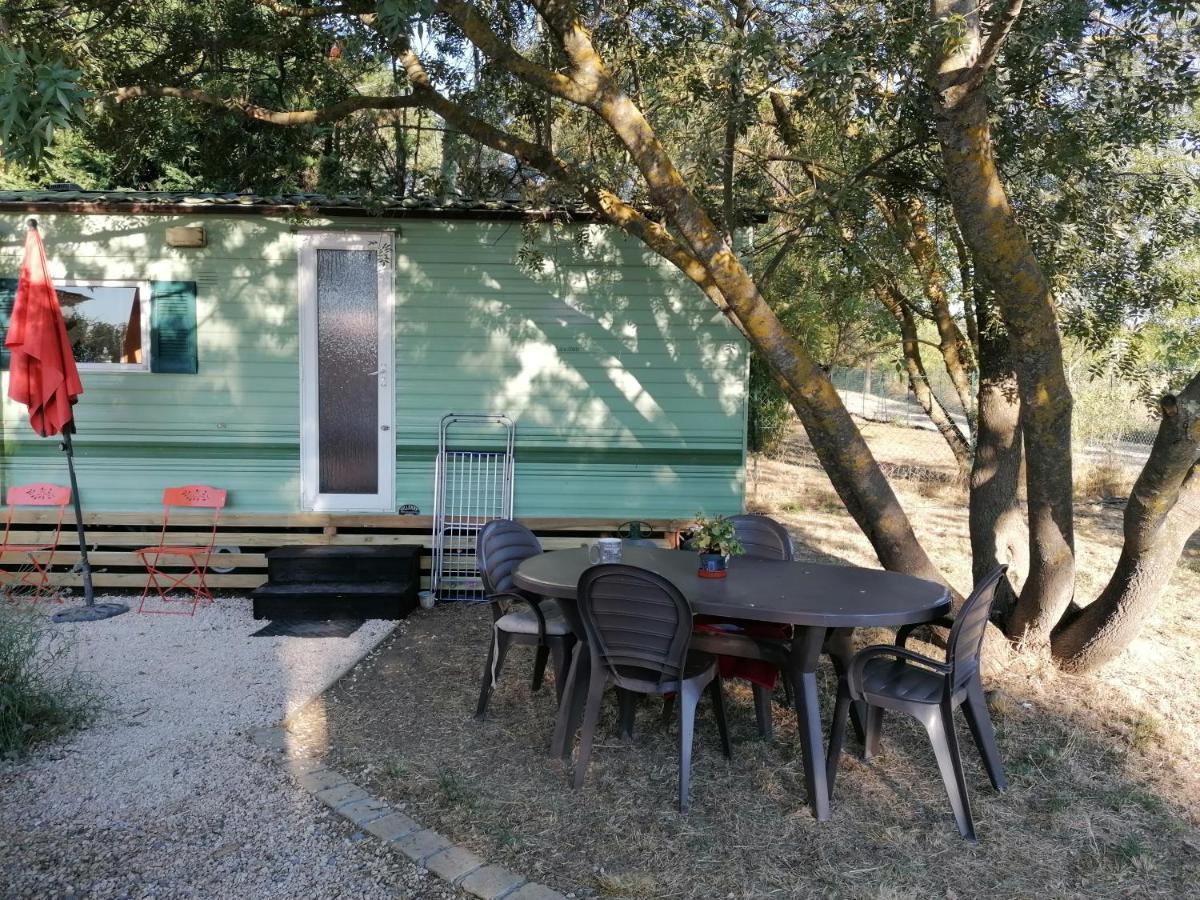 Bungalow Chez Gilly Boisset-et-Gaujac Luaran gambar