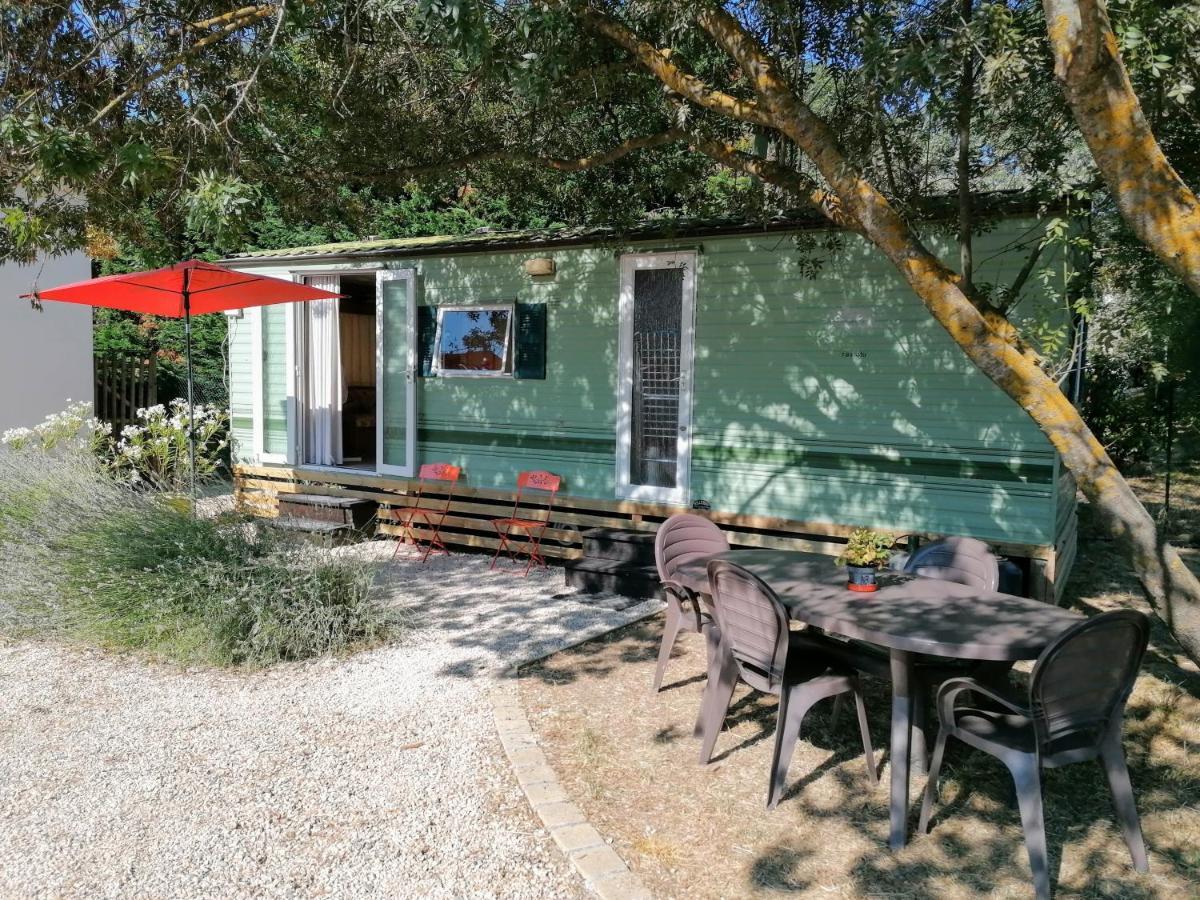 Bungalow Chez Gilly Boisset-et-Gaujac Luaran gambar